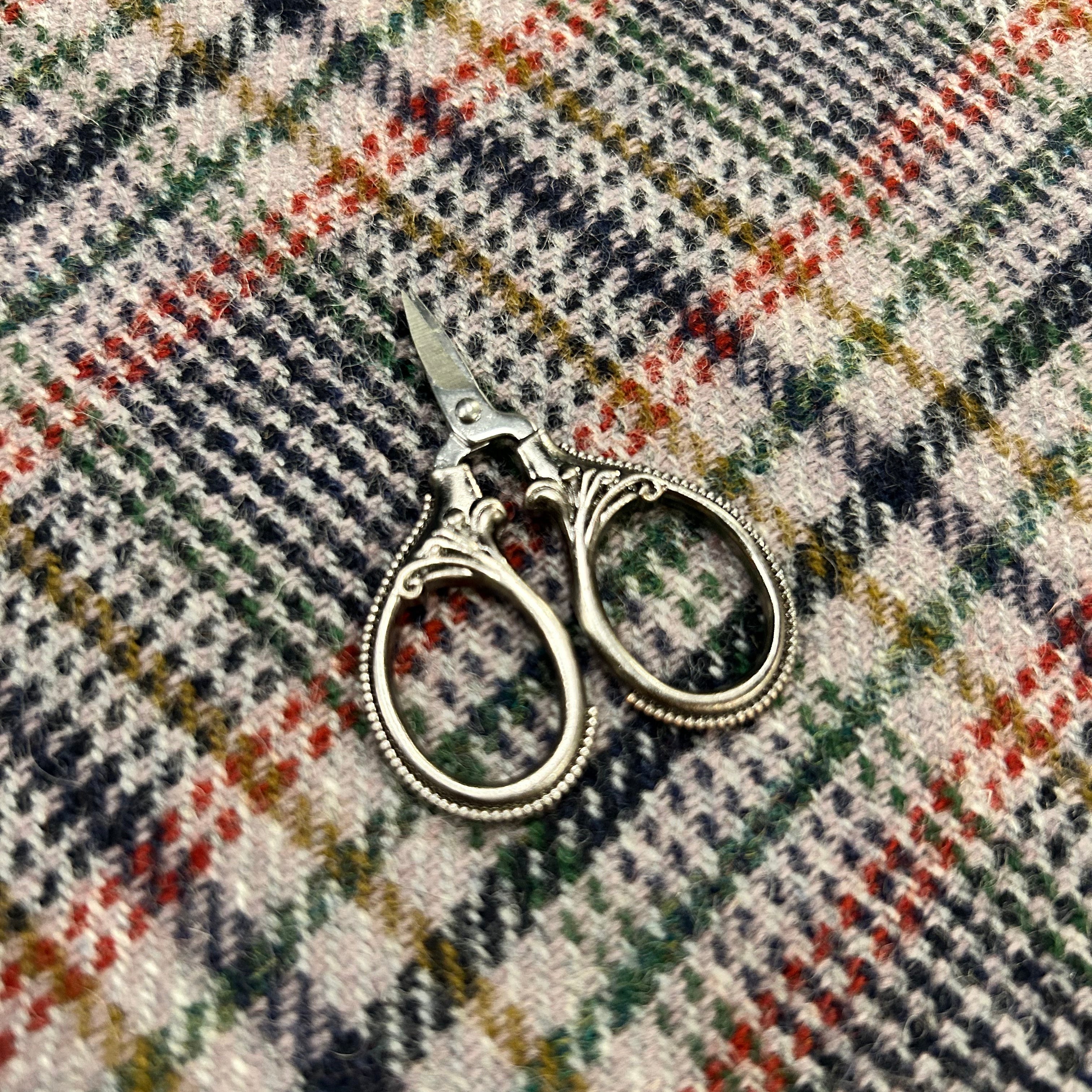 Teeny Snips