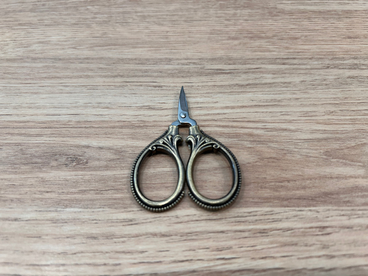 Teeny Snips