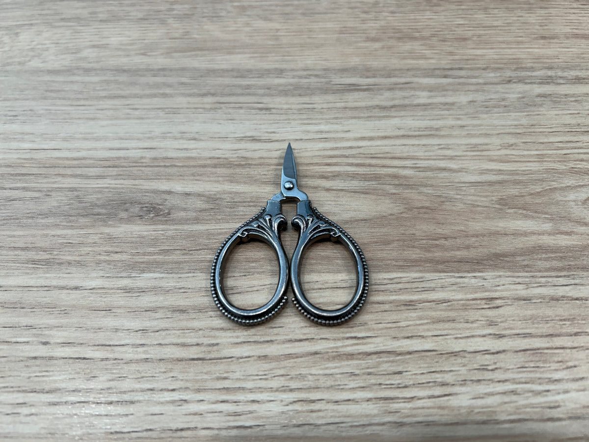 Teeny Snips